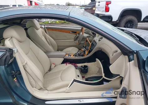 2003 Mercedes-Benz Sl 500 z USA, uszkodzony, nr VIN WDBSK75F73F047826